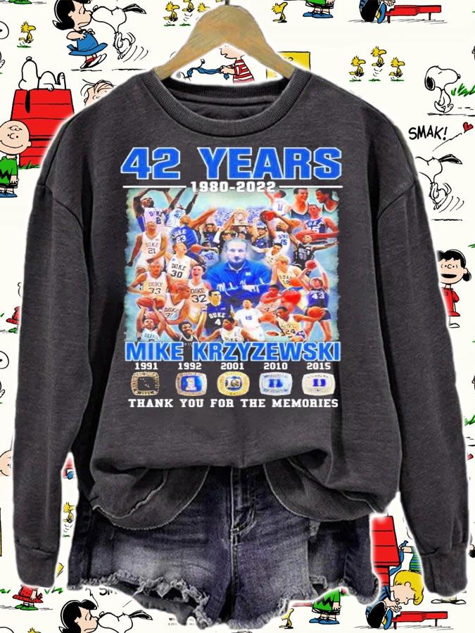 42 Years 1980-2022 Mike Krzyzewski Signatures Thank You For The Memories Shirt t-shirt