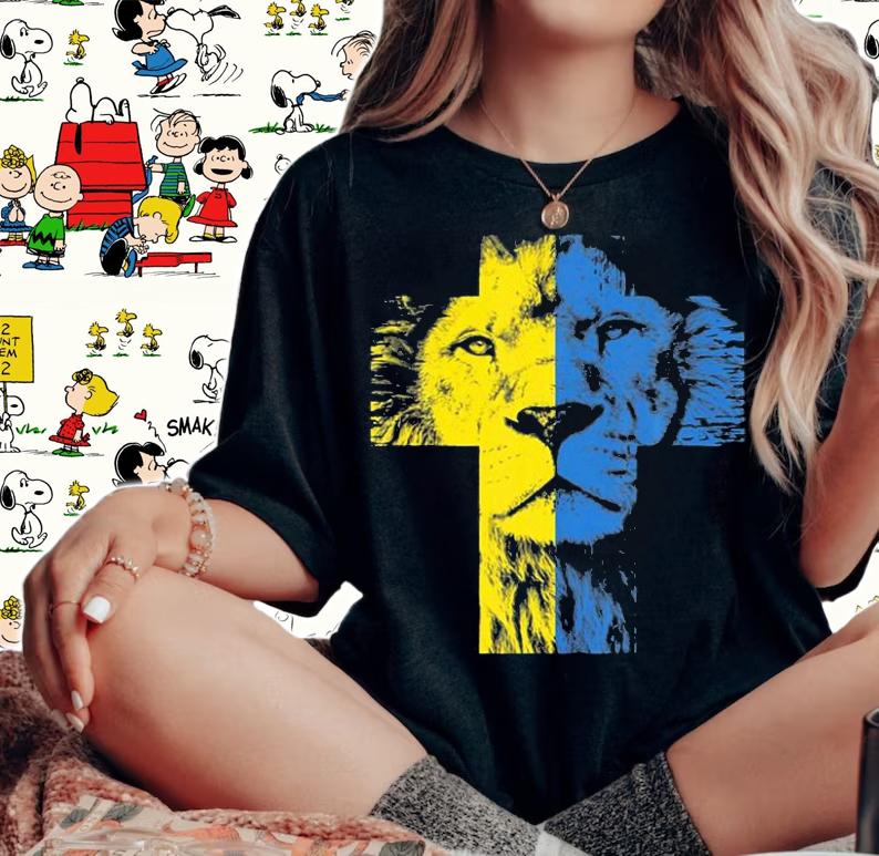 Ukraine Lion Design Jesus Pray Ukrainians T-Shirt t-shirt