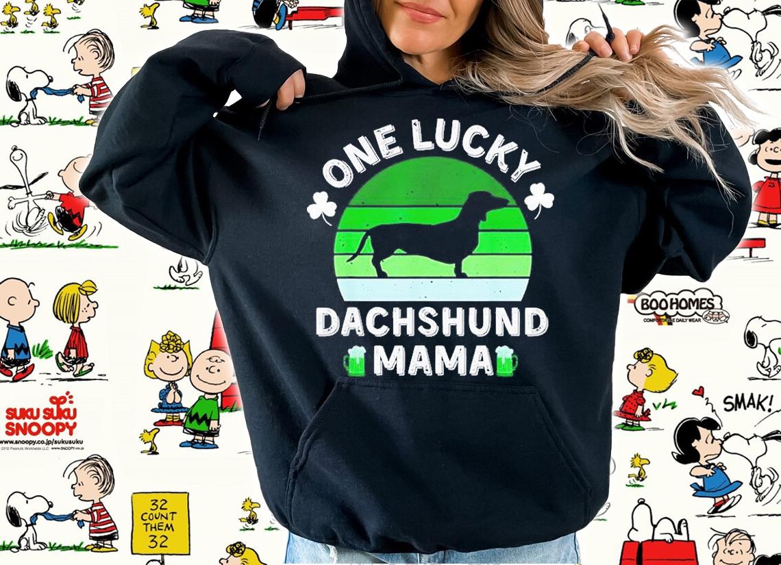 One Lucky Dachshund Mama St Patrick's Day T-Shirt t-shirt hoodie