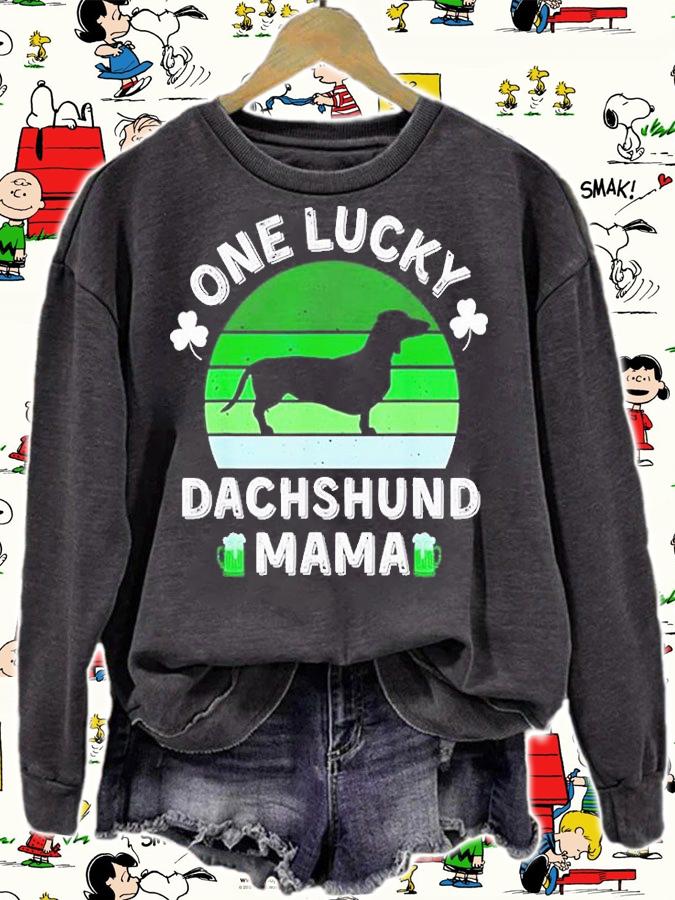 One Lucky Dachshund Mama St Patrick's Day T-Shirt t-shirt sweatshirt