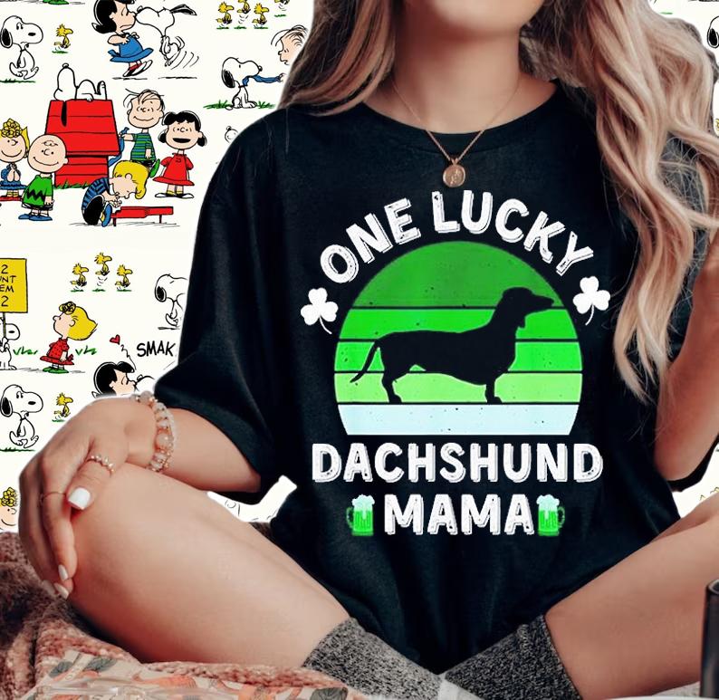 One Lucky Dachshund Mama St Patrick's Day T-Shirt t-shirt woman shirt