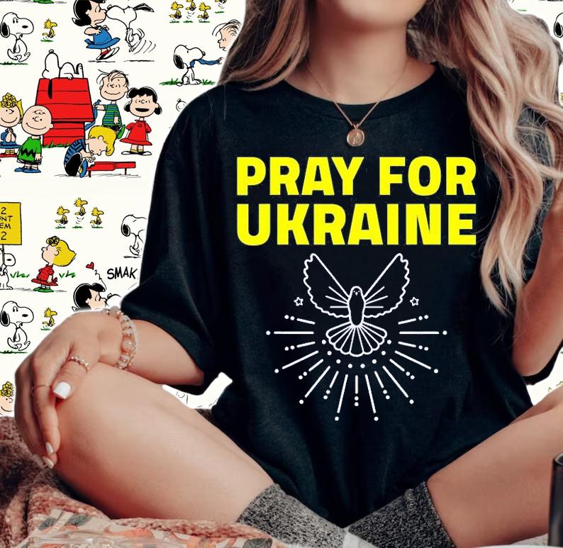 Support Ukraine Dove Pray For Ukraine Love Ukraine T-Shirt t-shirt
