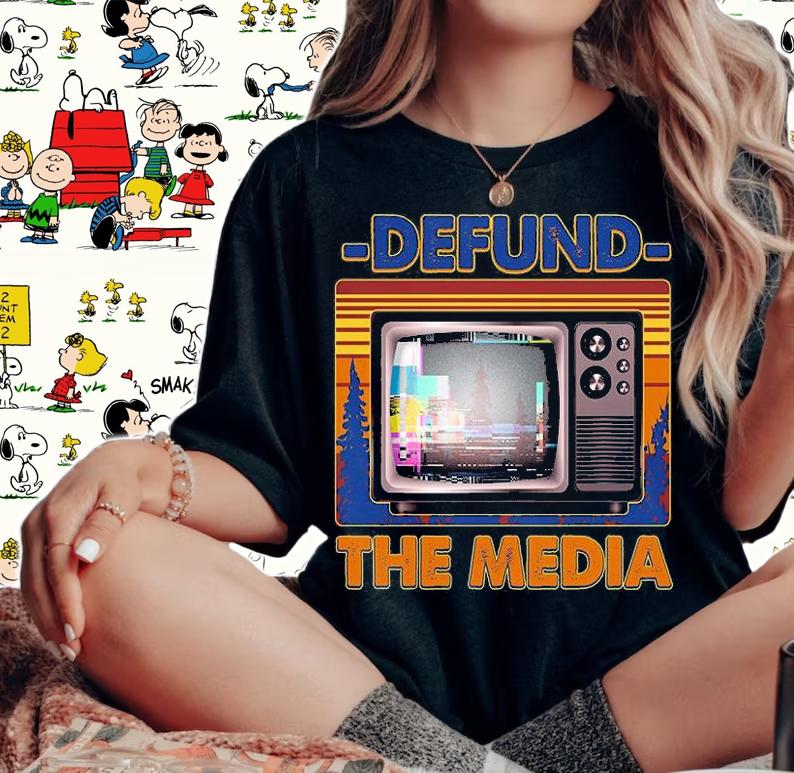 Retro Defund the Media Vintage TV Set T-Shirt