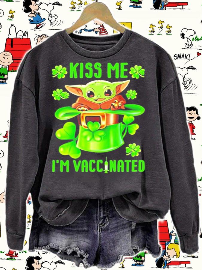 Baby Yoda Leprechaun kiss me I'm vaccinated St.Patrick's Day shirt sweatshirt
