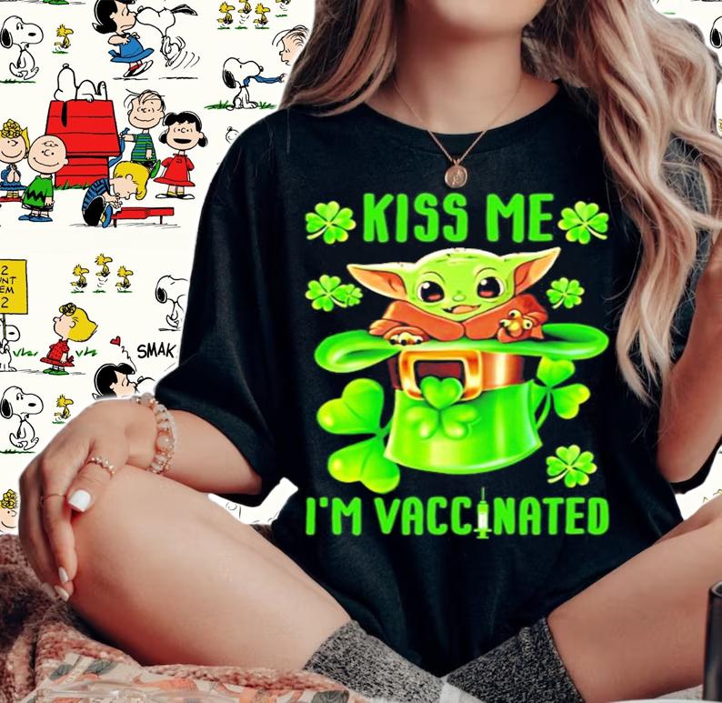 Baby Yoda Leprechaun kiss me I'm vaccinated St.Patrick's Day shirt woman shirt