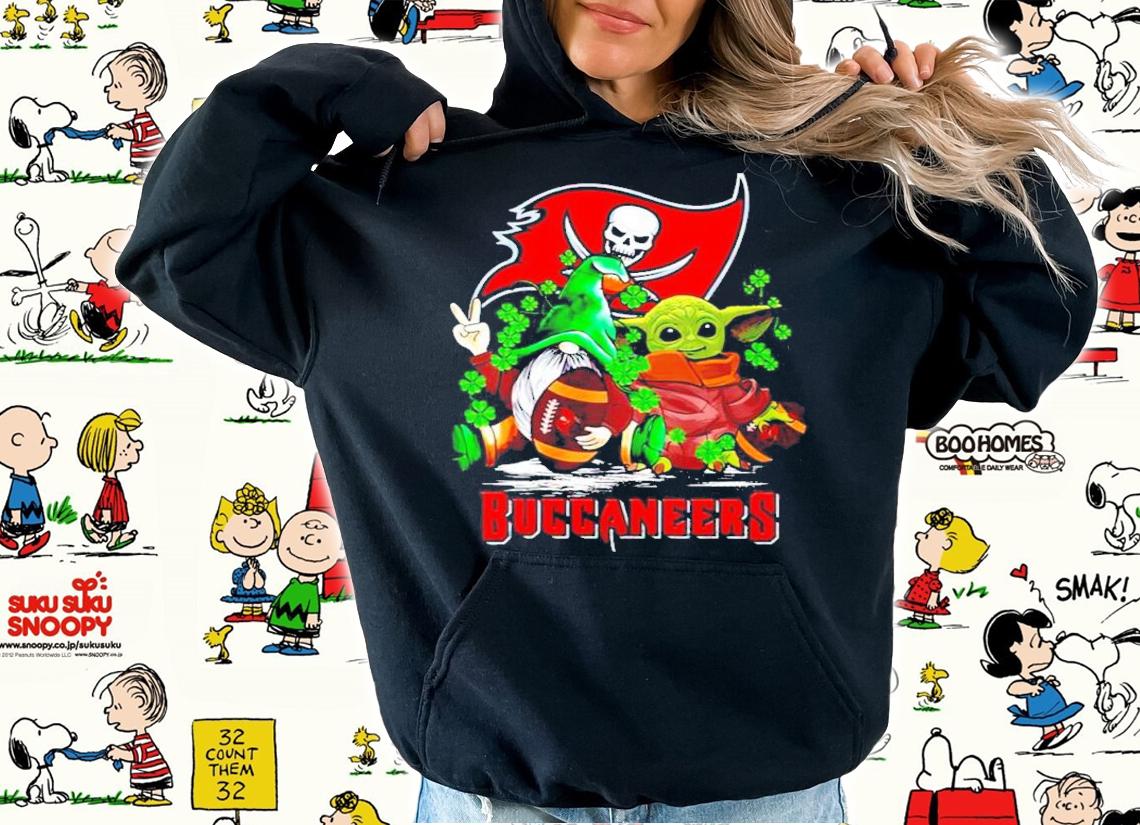 St.Patrick's day Gnome and Baby Yoda Tampa Bay Buccaneers shirt hoodie